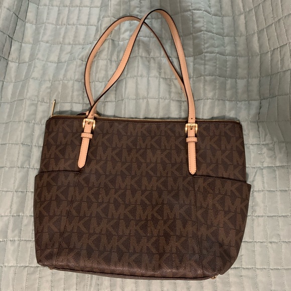 Authentic Michael Kors - Picture 2 of 3